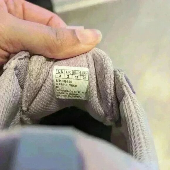 Gap Kids - size 3 sneakers - Picture 3 of 3